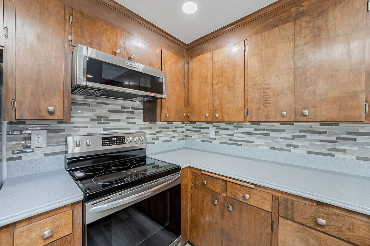 13918 Se 23rd St - Photo 5 of 32