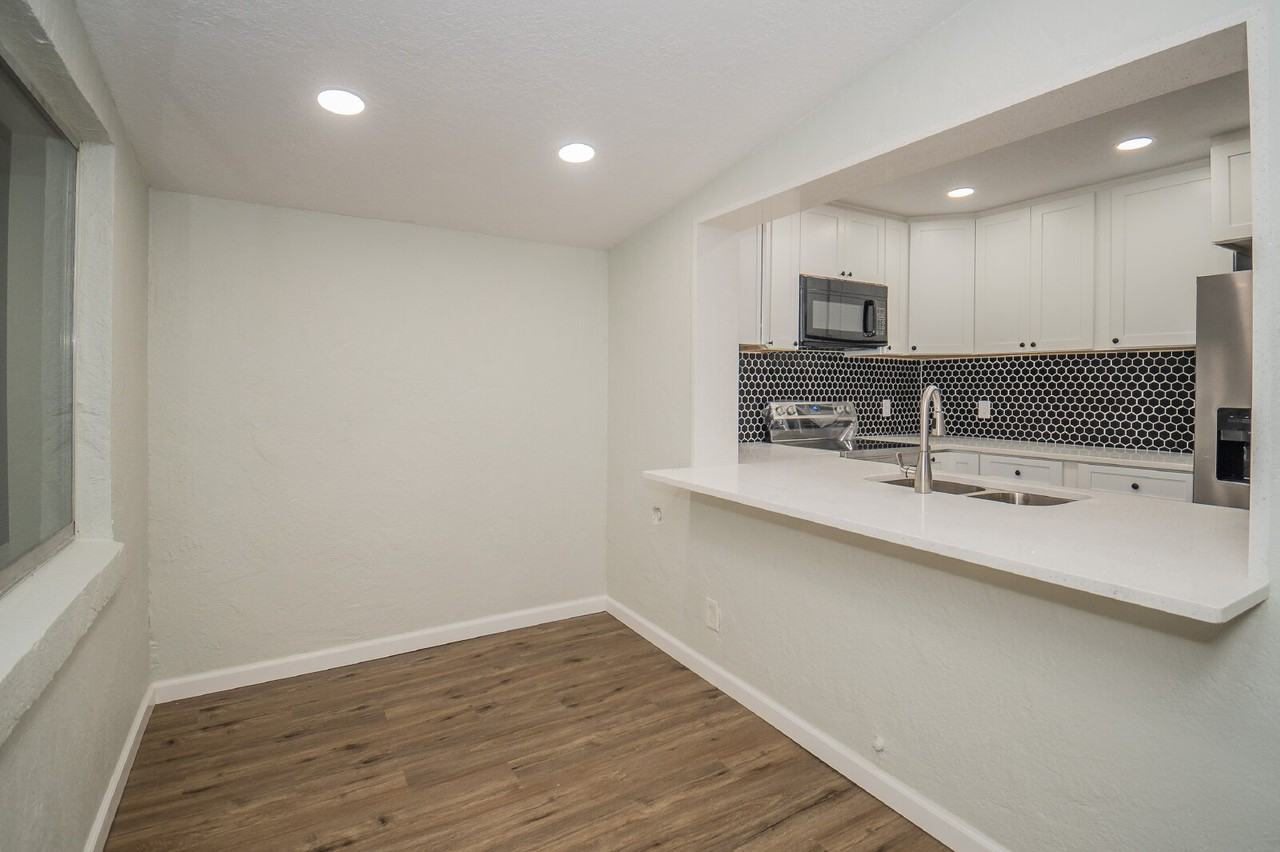 304 La Serena - Photo 3 of 24