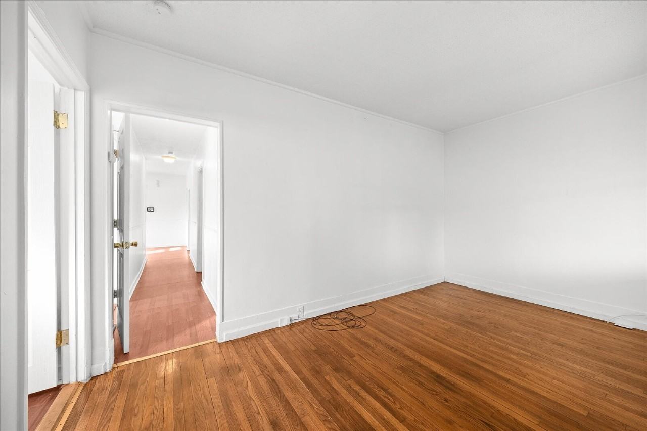 11901 Bellefontaine Rd - Photo 6 of 33