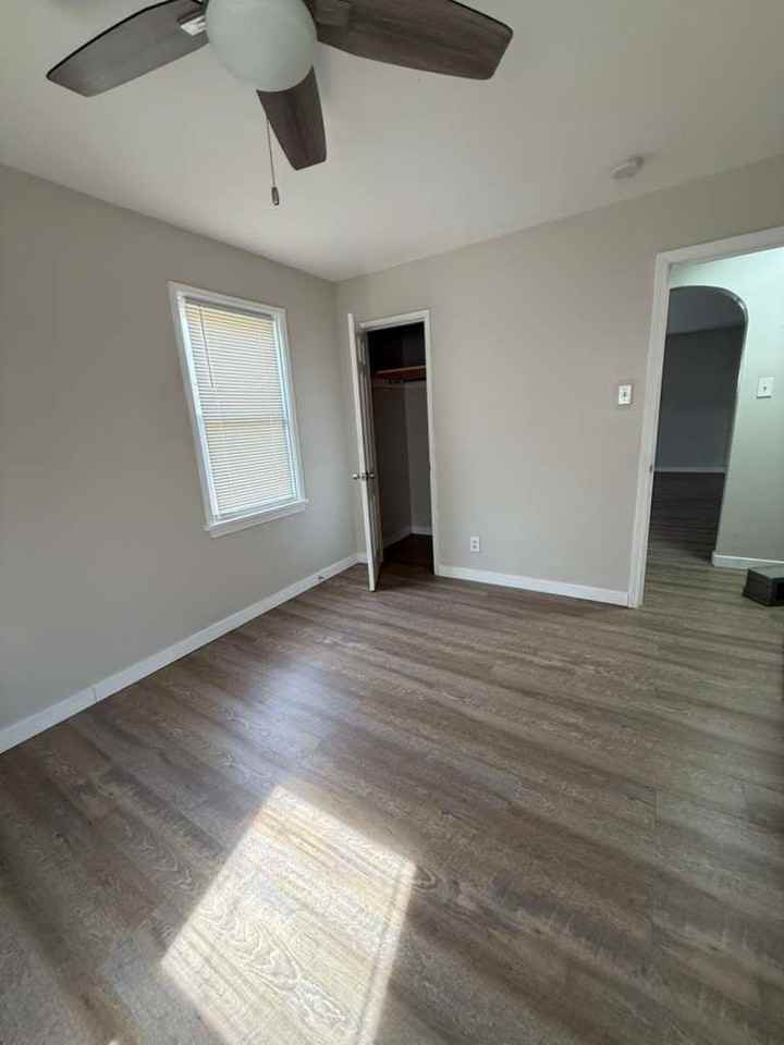 8354 Archer Ave - Photo 7 of 19