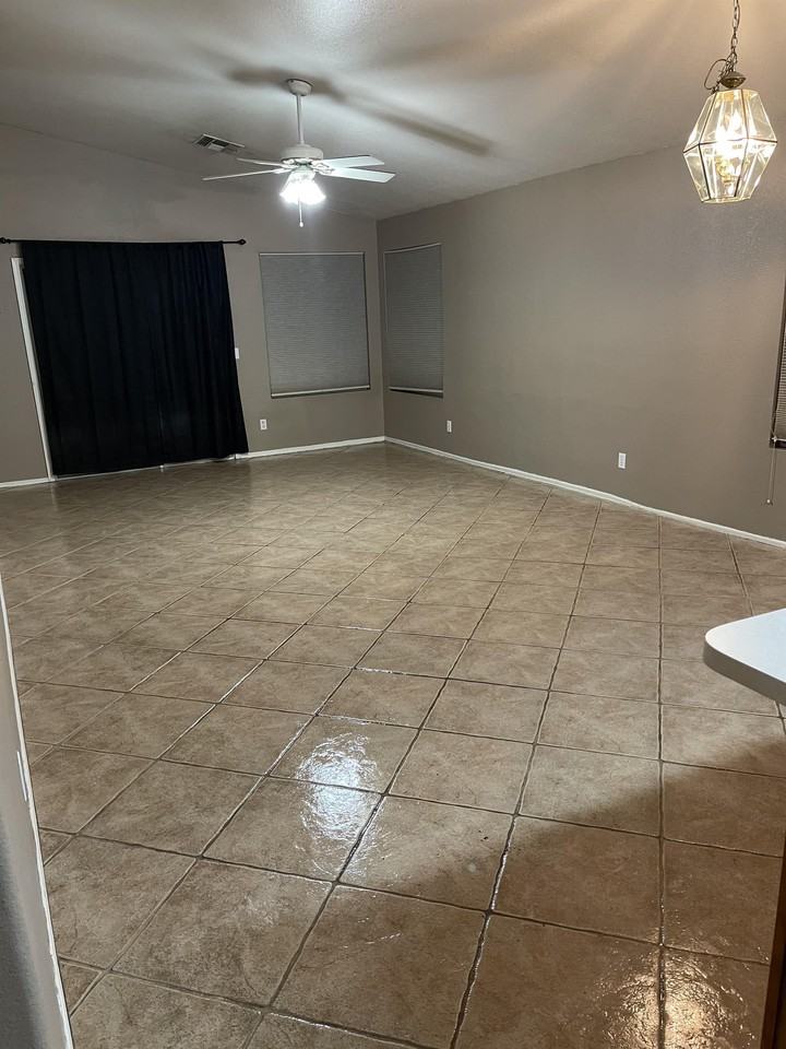 922 W Sierra Madre Ave - Photo 3 of 9