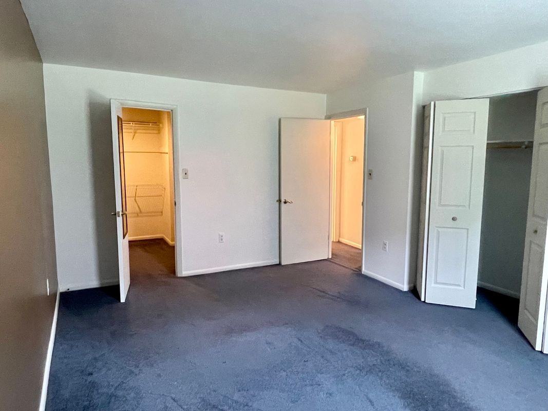 1954 Kennedy Dr ##101 - Photo 5 of 7