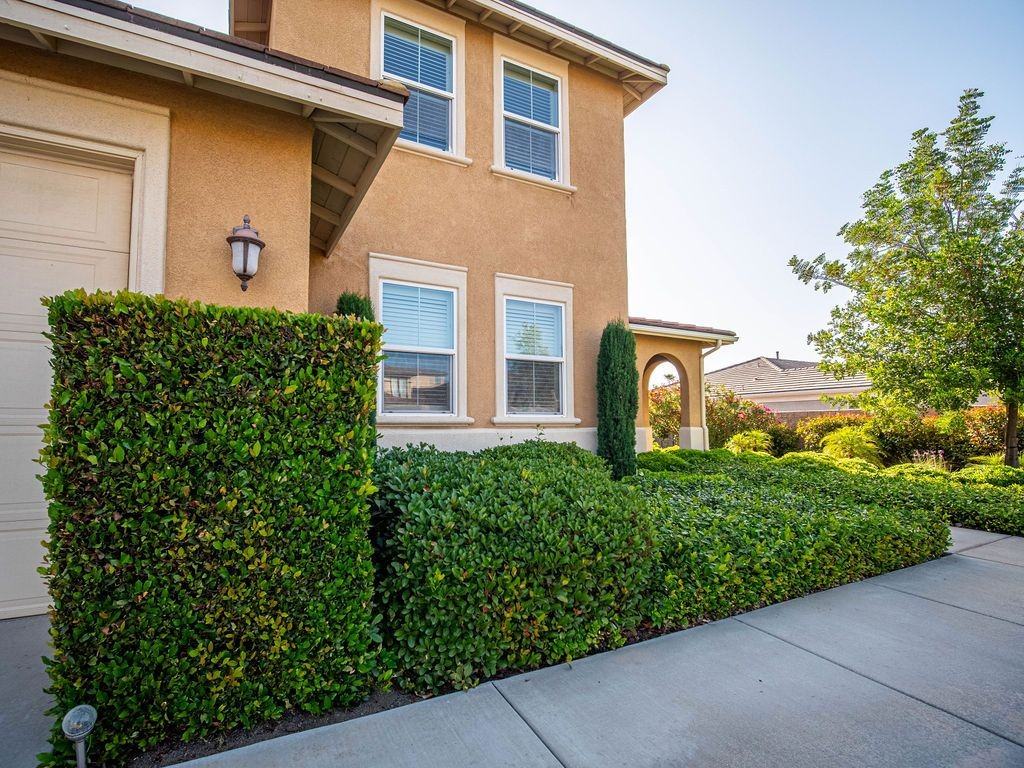 9275 Serenity St - Photo 2 of 43