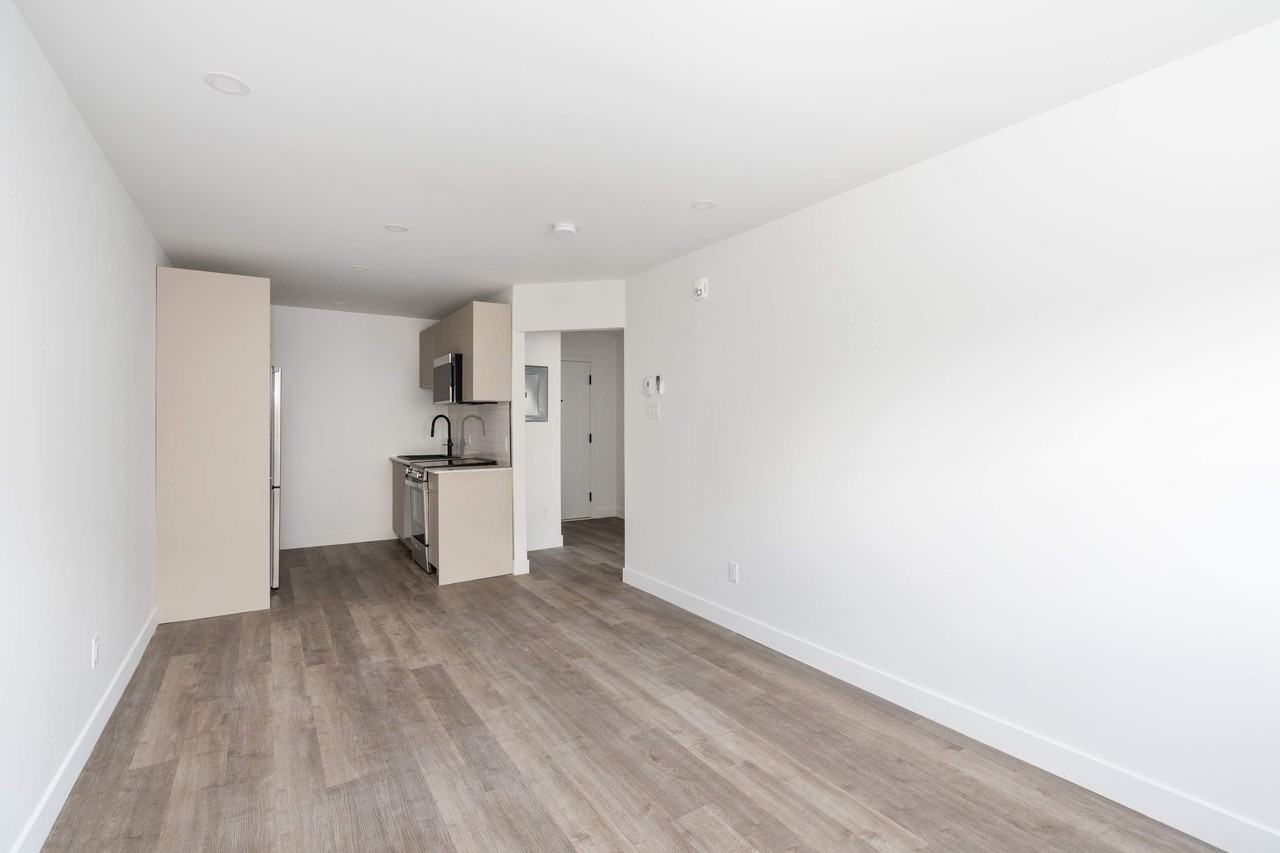 4295 Hochelaga - Photo 2 of 41