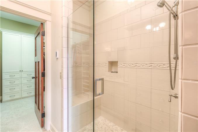 300 W 45th Ter #201 - Photo 3 of 22
