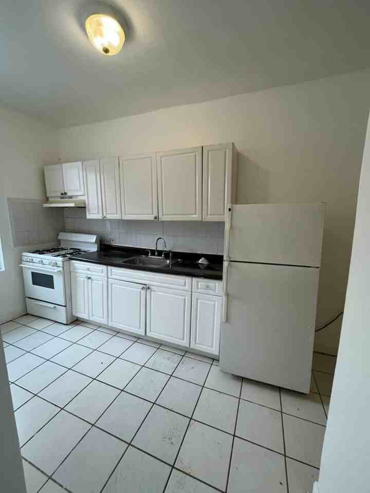 154 Belmont Ave - Photo 6 of 30