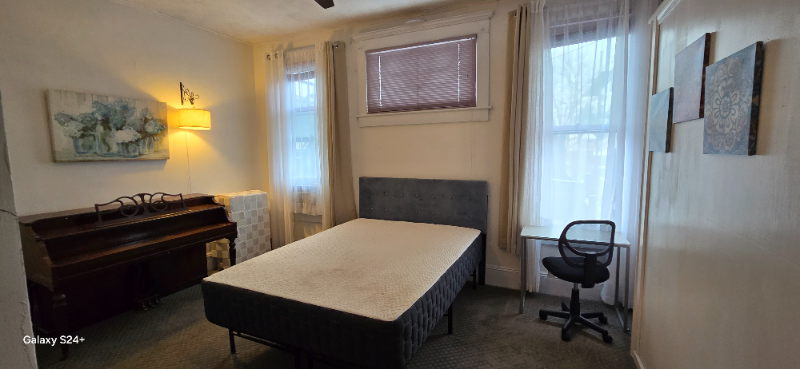 1718 Capouse Ave - Photo 2 of 16