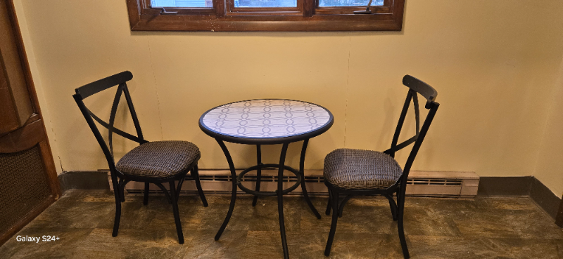 1718 Capouse Ave - Photo 4 of 16