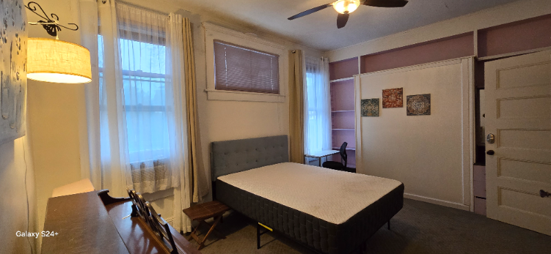 1718 Capouse Ave - Photo 5 of 16