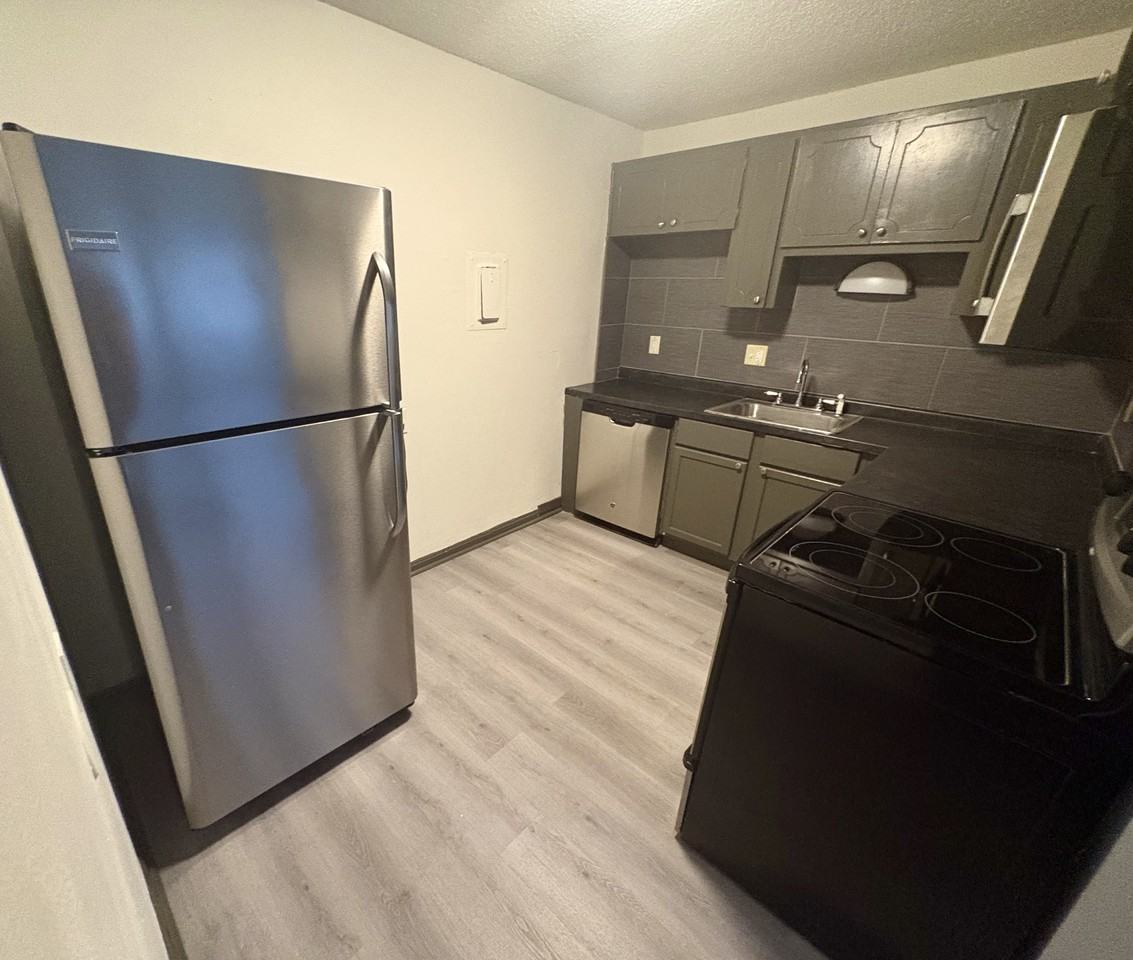 1809 Arlington Ave #3 - Photo 2 of 9