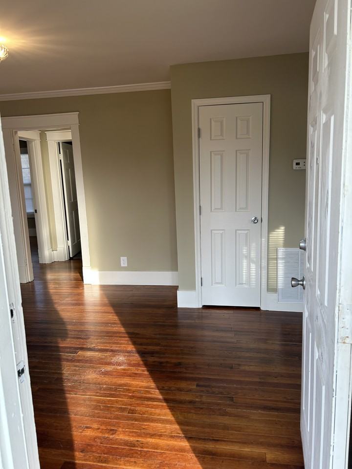 404 Delaware Ave - Photo 5 of 11