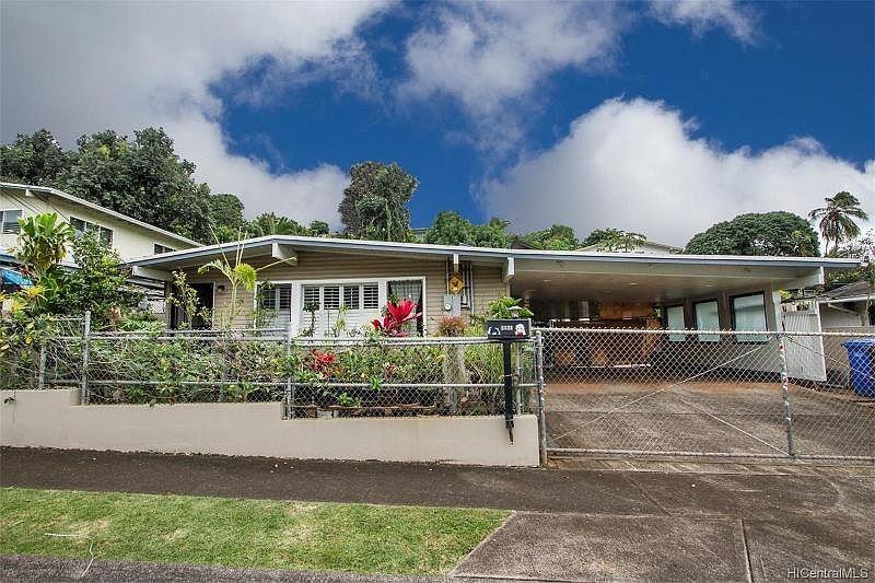 2323 Amoomoo St - Photo 2 of 13