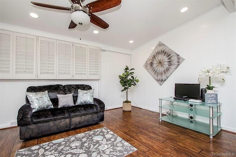 2323 Amoomoo St - Photo 3 of 13