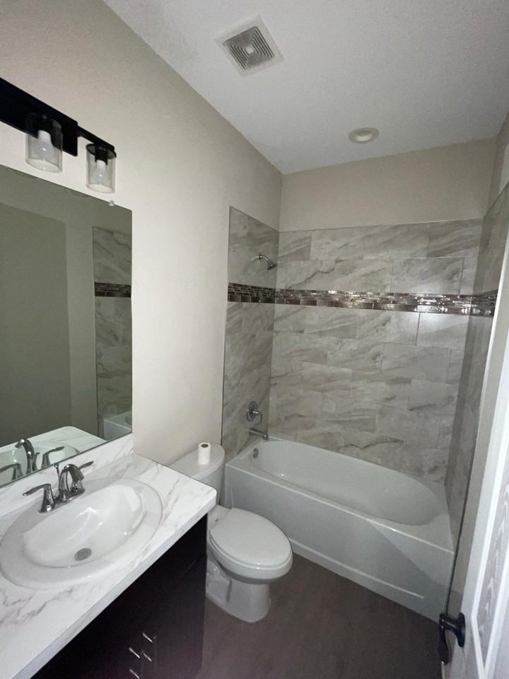 6270 W Oak Park Blvd #6270 - Photo 6 of 10