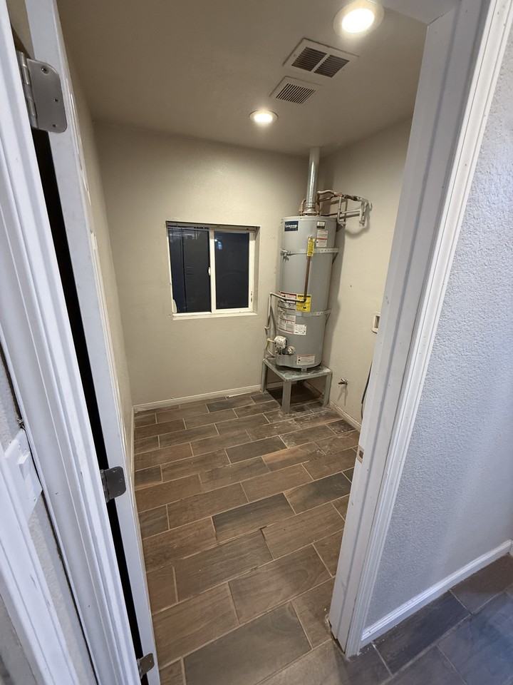 1060 B St - Photo 7 of 18