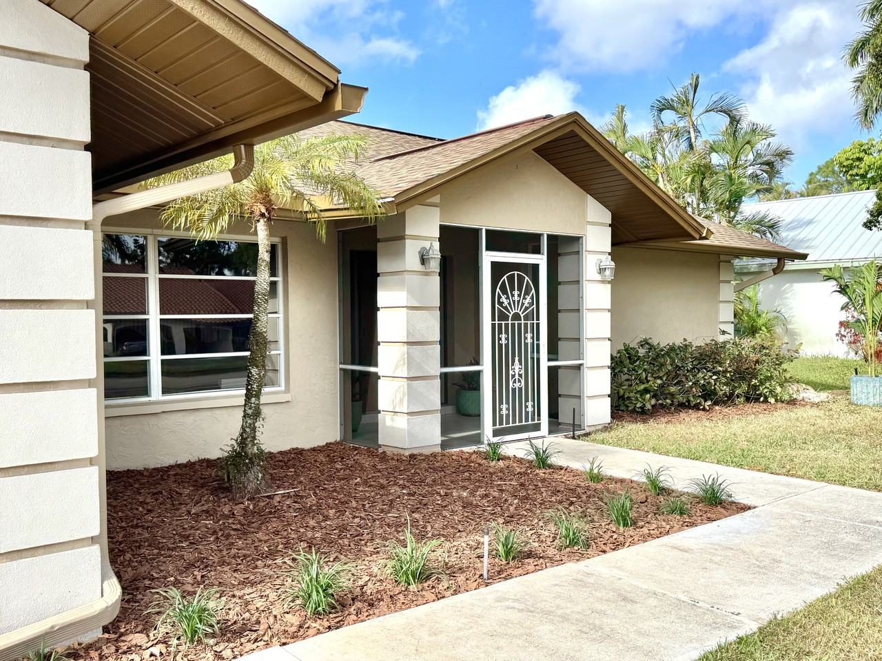 939 Saint Andrews Blvd - Photo 2 of 20