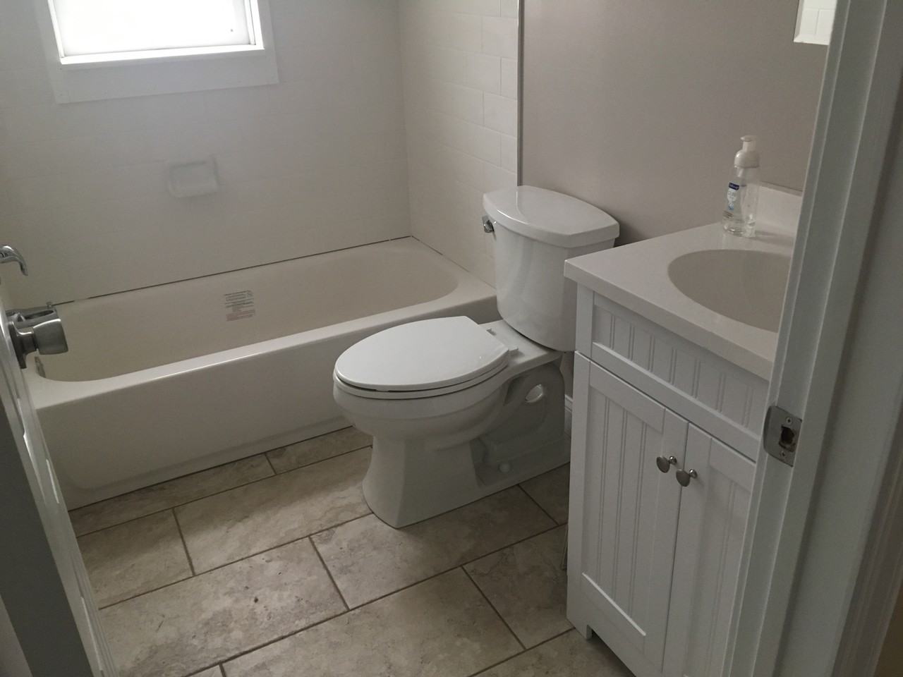 8 Center St - Photo 3 of 7