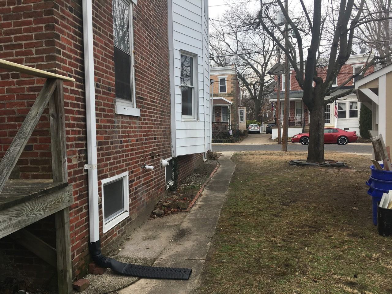 8 Center St - Photo 5 of 7