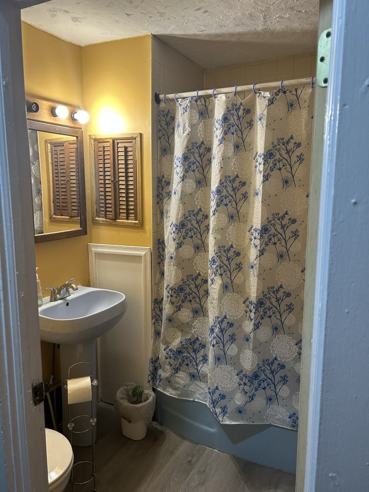 7018, Vandike St - Photo 4 of 9