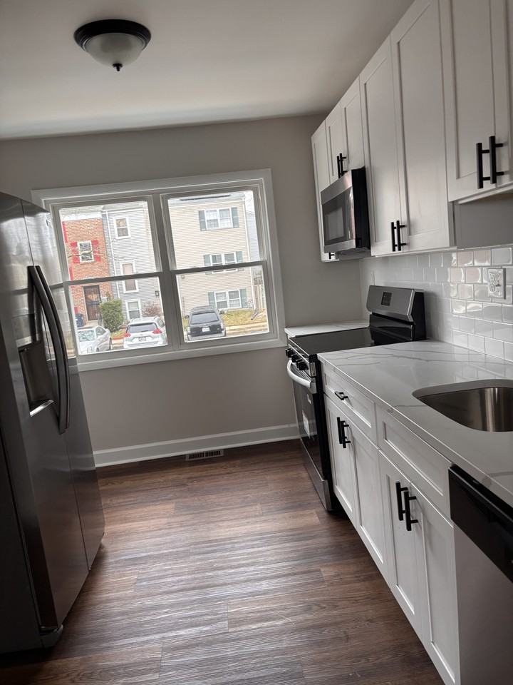 1772 Judy Way - Photo 2 of 14