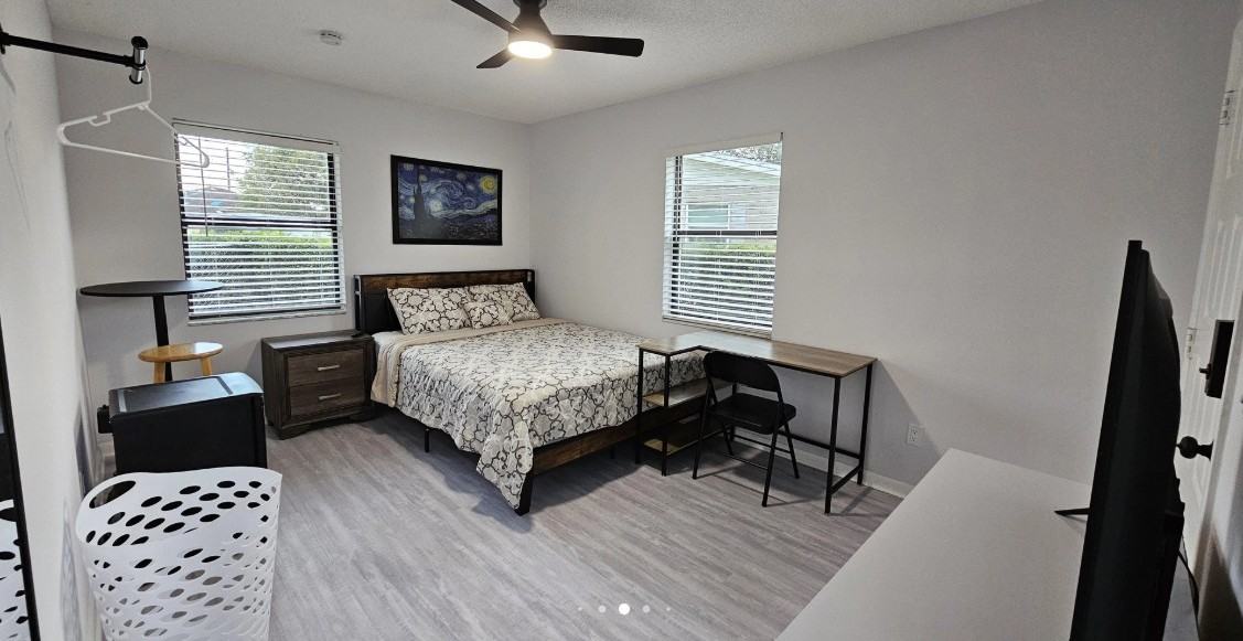 10950 Fernando St - Photo 2 of 5