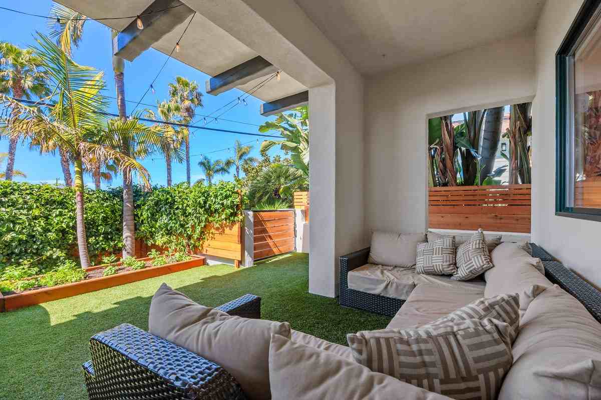 135 3rd St - Photo 4 of 20