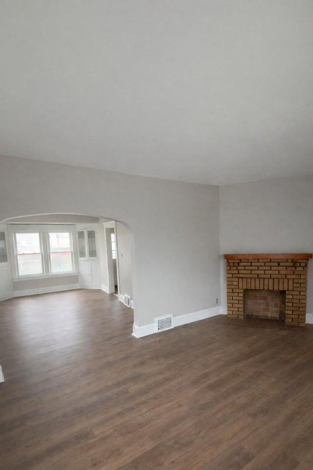 4267 W 21st St #1 - Photo 2 of 8