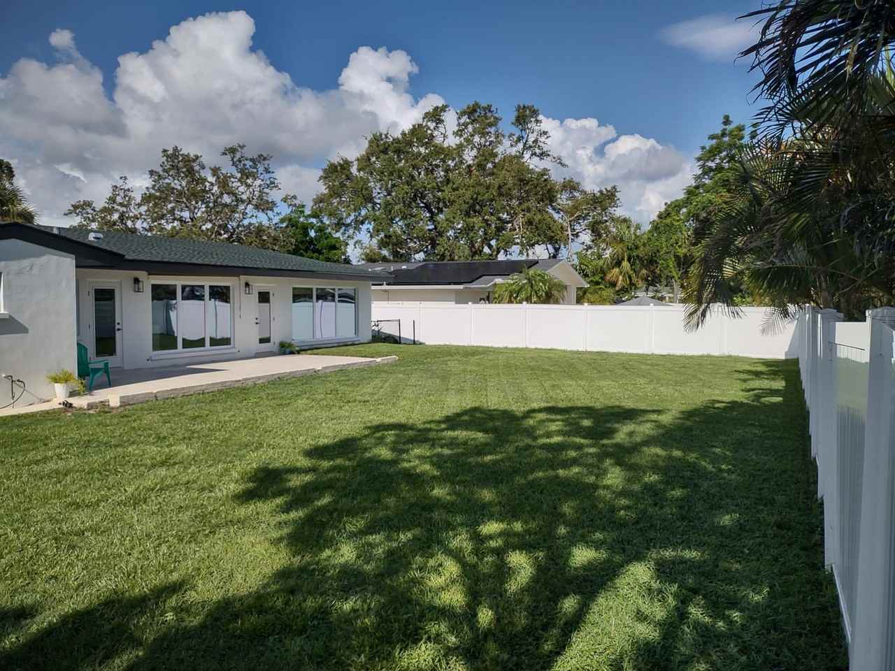 2713 Renatta Dr - Photo 4 of 18