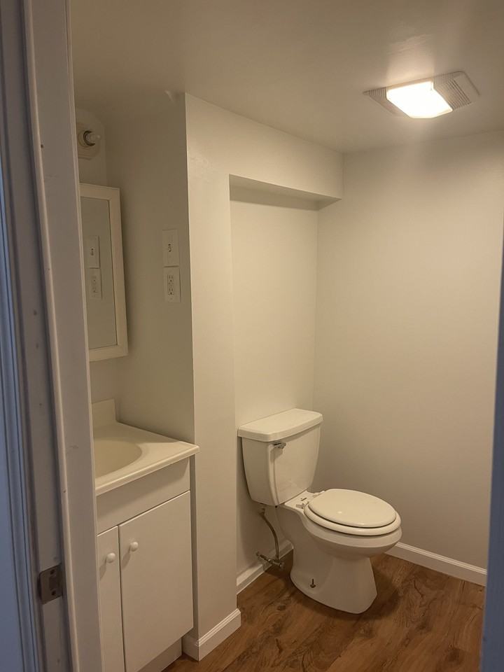 2312 N Nagle Ave - Photo 5 of 18