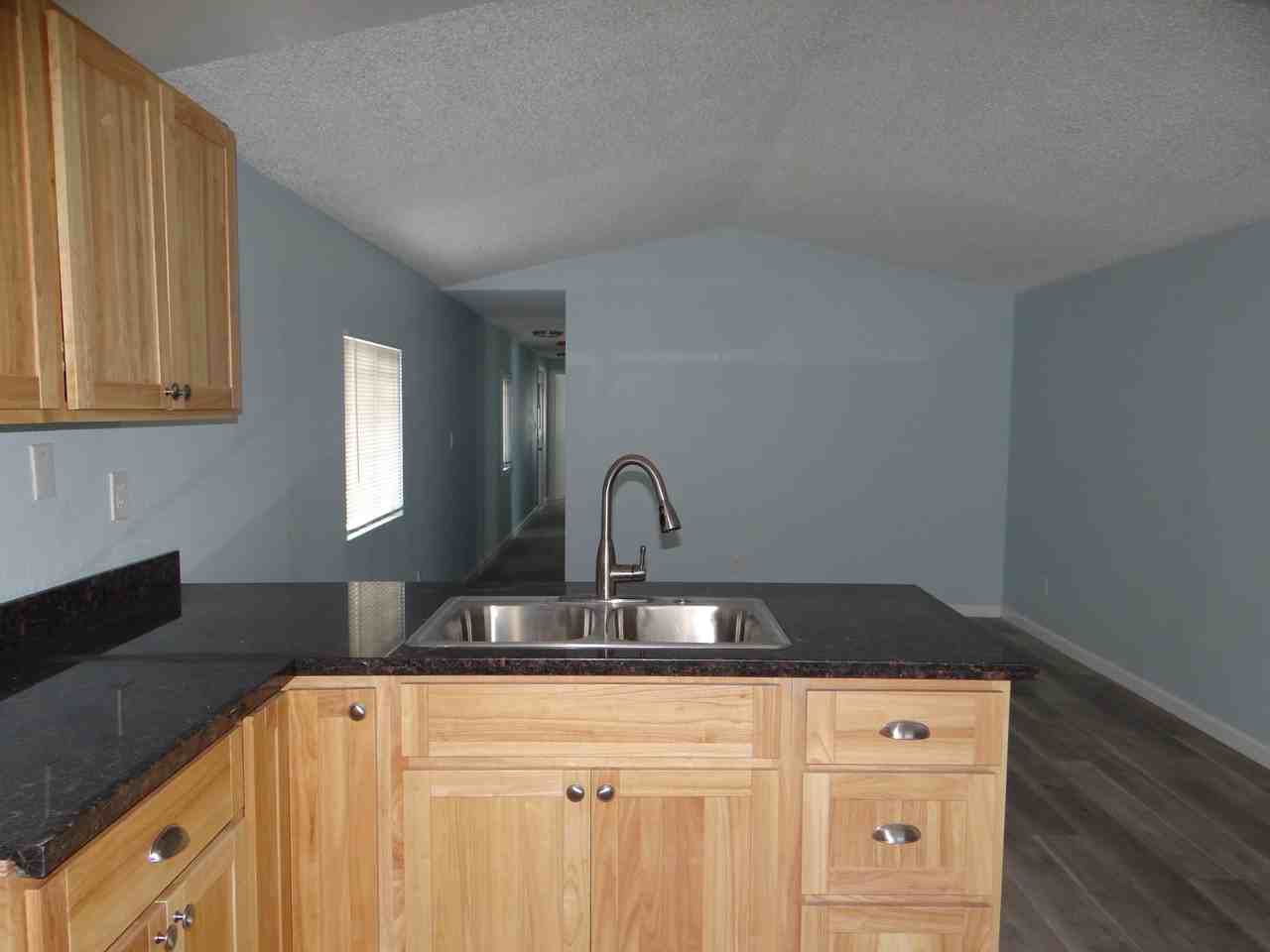 1618 85th Ave - Photo 6 of 7