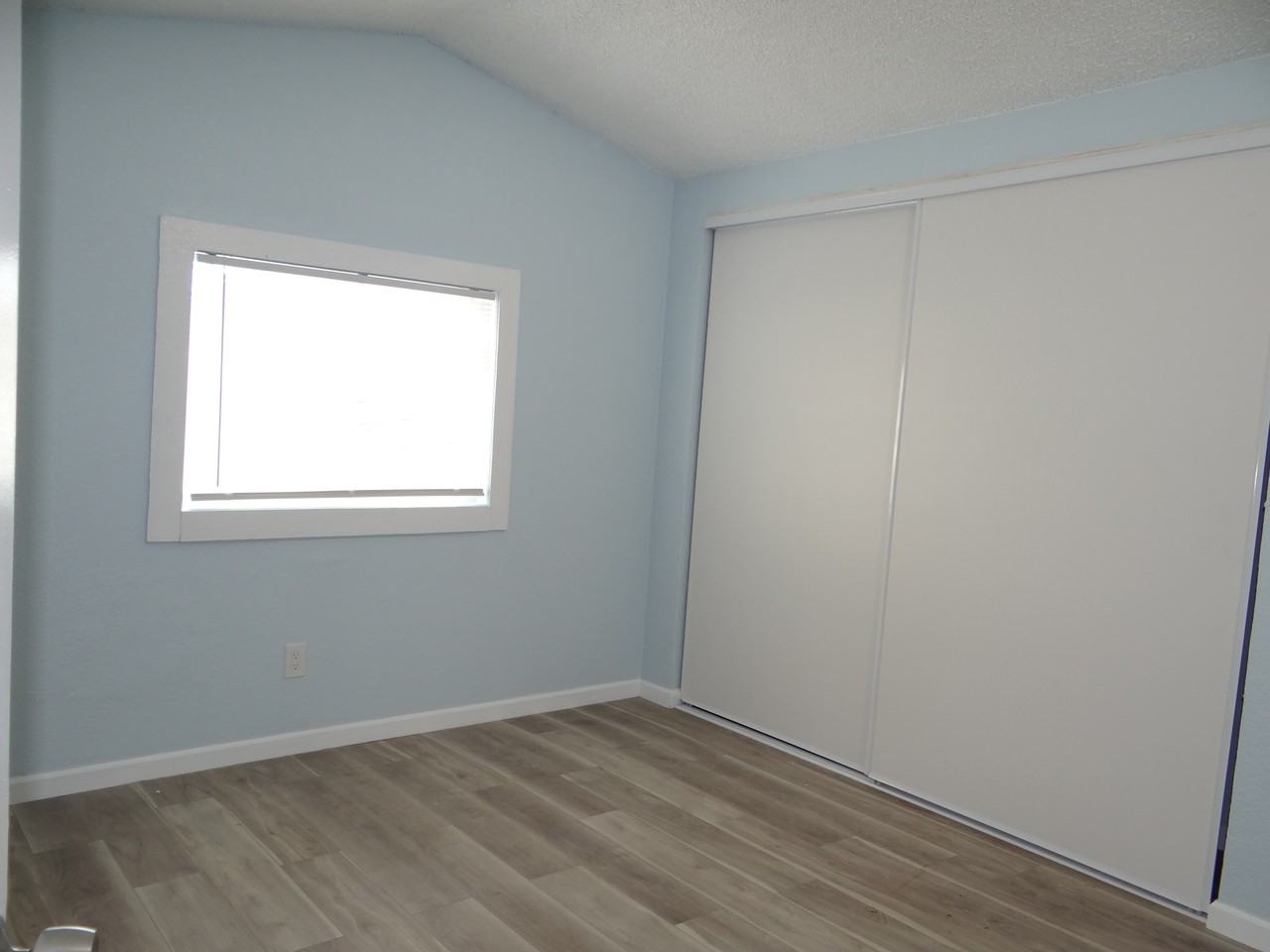 1618 85th Ave - Photo 7 of 7