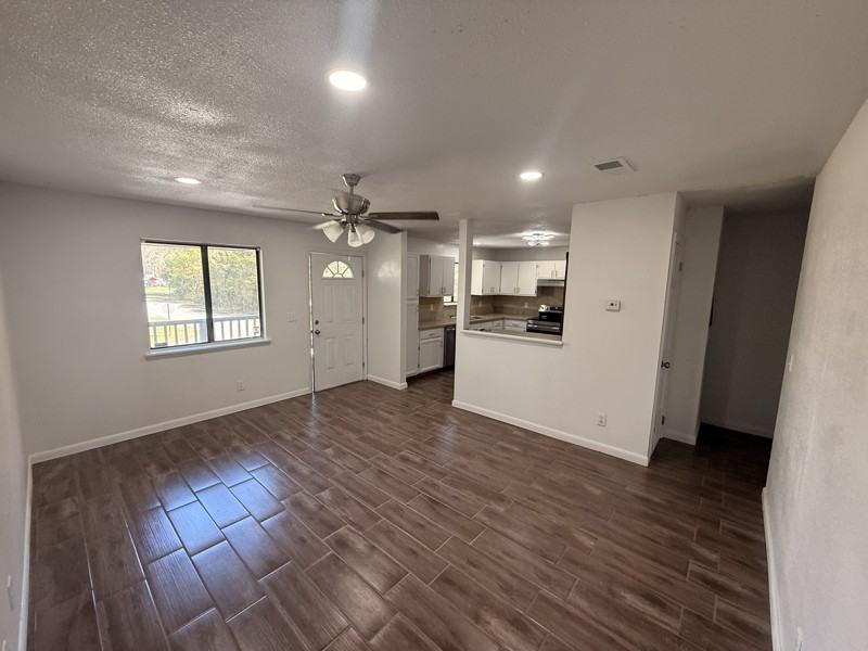 119 Seaparc Ct #D - Photo 3 of 15