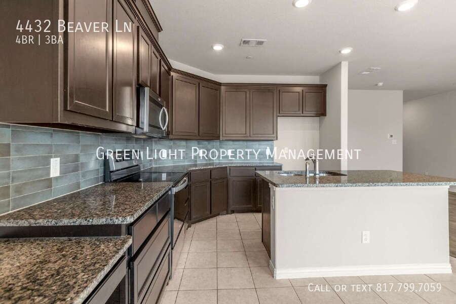 4432 Beaver Ln - Photo 7 of 35