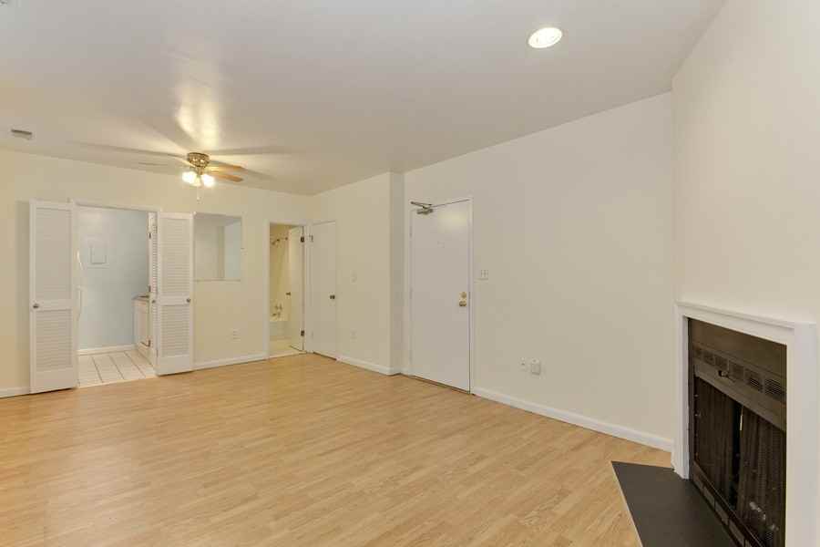 2012 O St Nw #25 - Photo 4 of 12