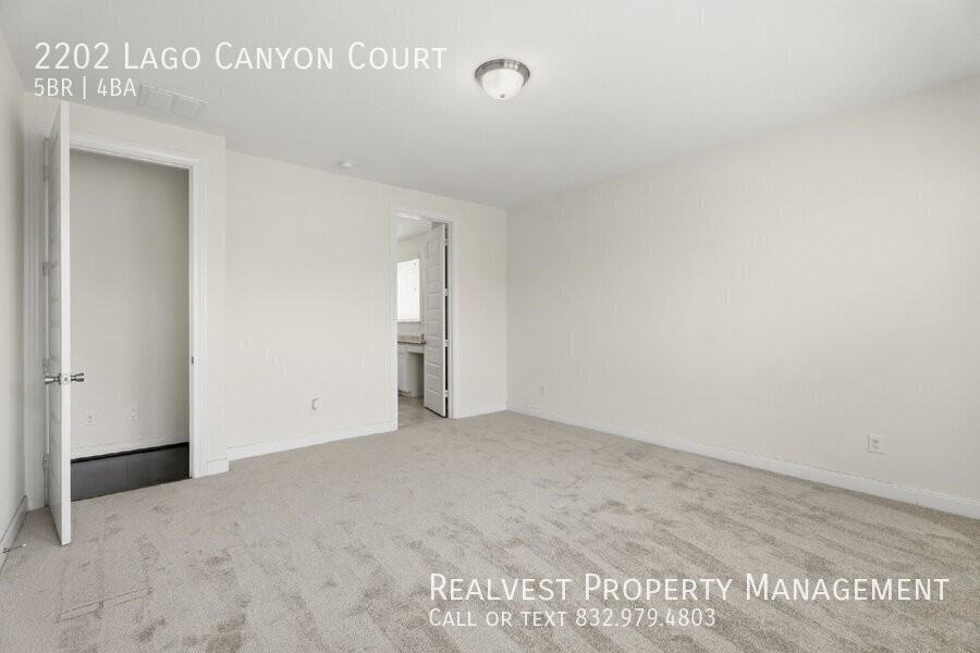 2202 Lago Canyon Ct - Photo 3 of 30