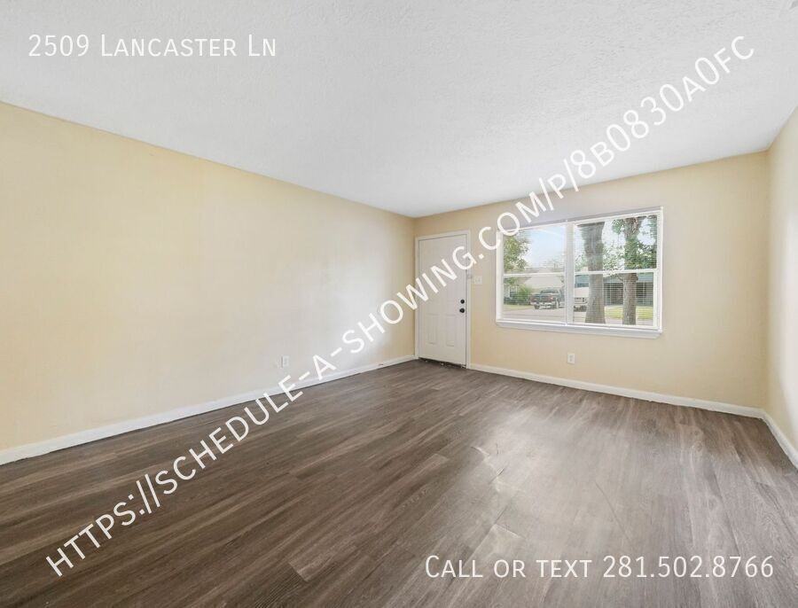 2509 Lancaster Ln - Photo 4 of 15