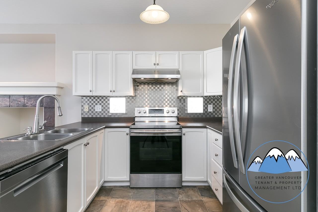 6691 185a St - Photo 2 of 19