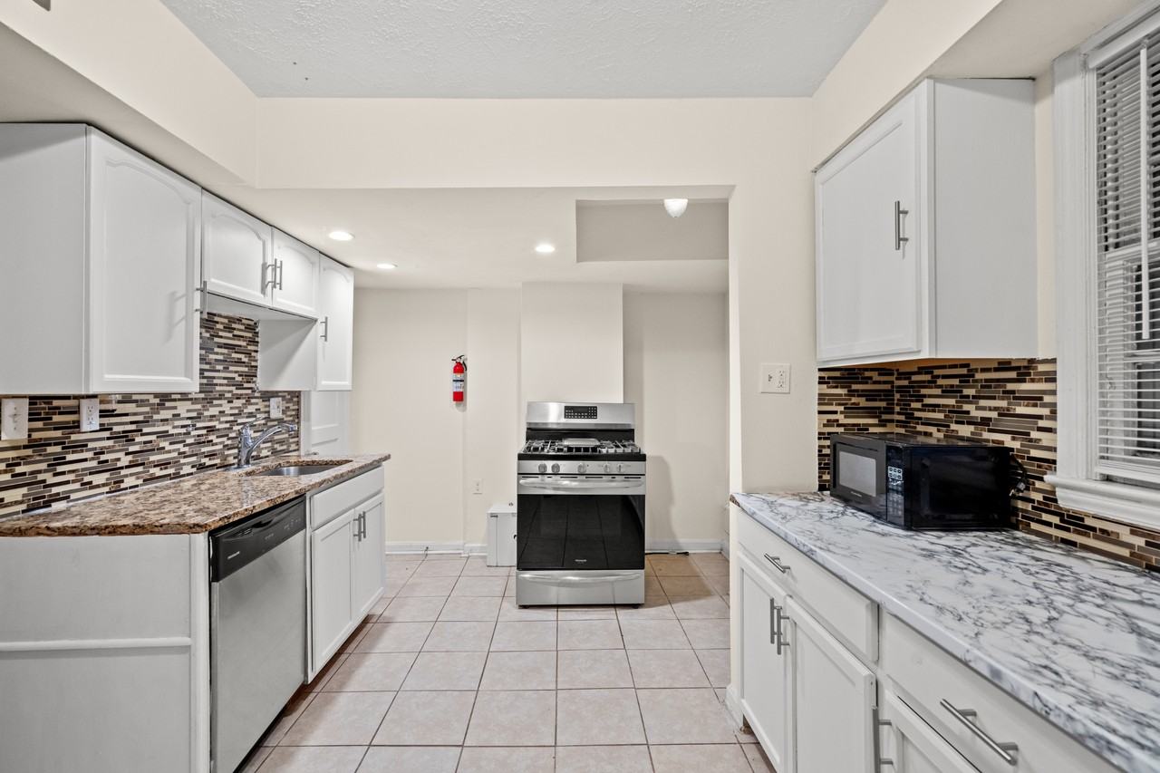 4632 A St Se - Photo 3 of 21