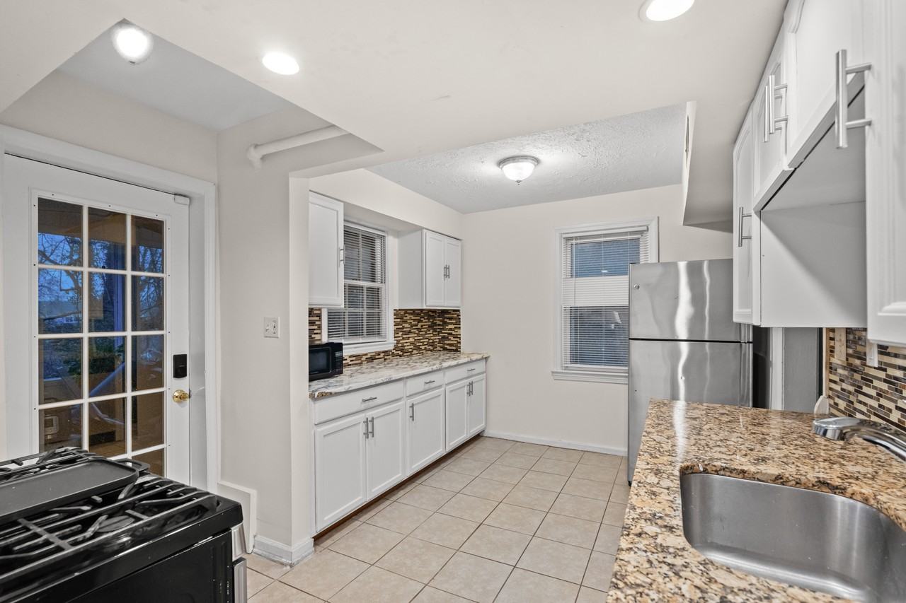 4632 A St Se - Photo 4 of 21