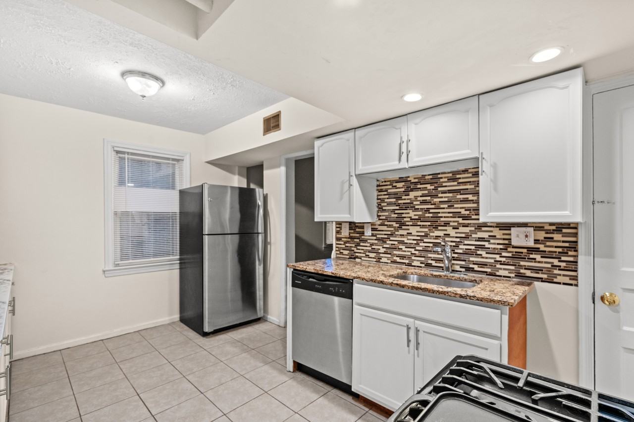 4632 A St Se - Photo 5 of 21