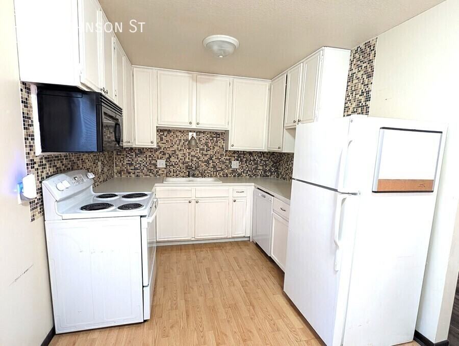 1331 Johnson St - Photo 2 of 13