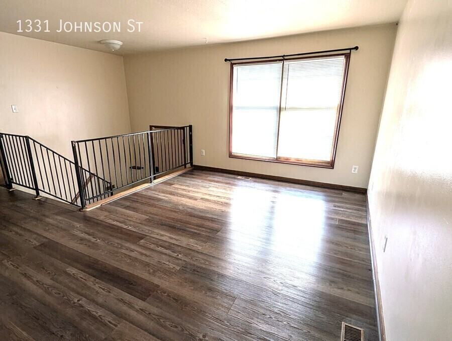 1331 Johnson St - Photo 3 of 13