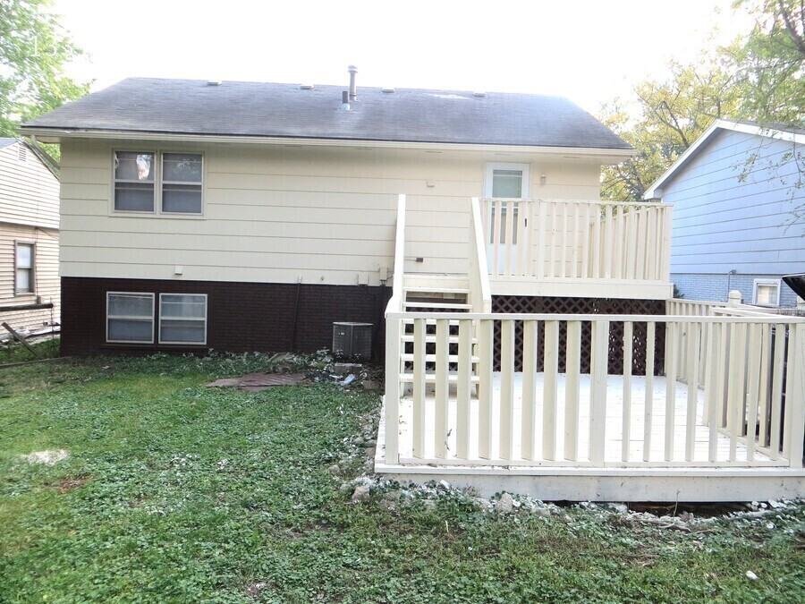 1331 Johnson St - Photo 4 of 13