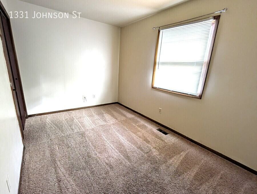 1331 Johnson St - Photo 7 of 13