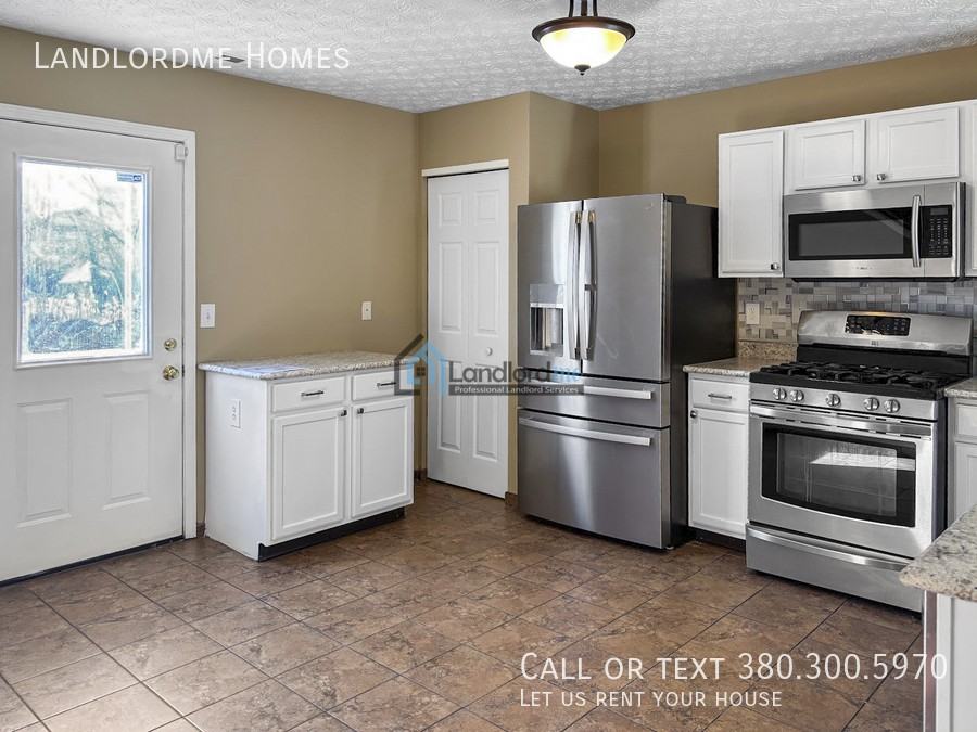 8111 Royal Elm Dr - Photo 6 of 25