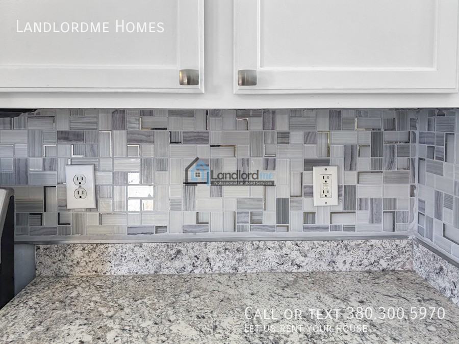 8111 Royal Elm Dr - Photo 7 of 25