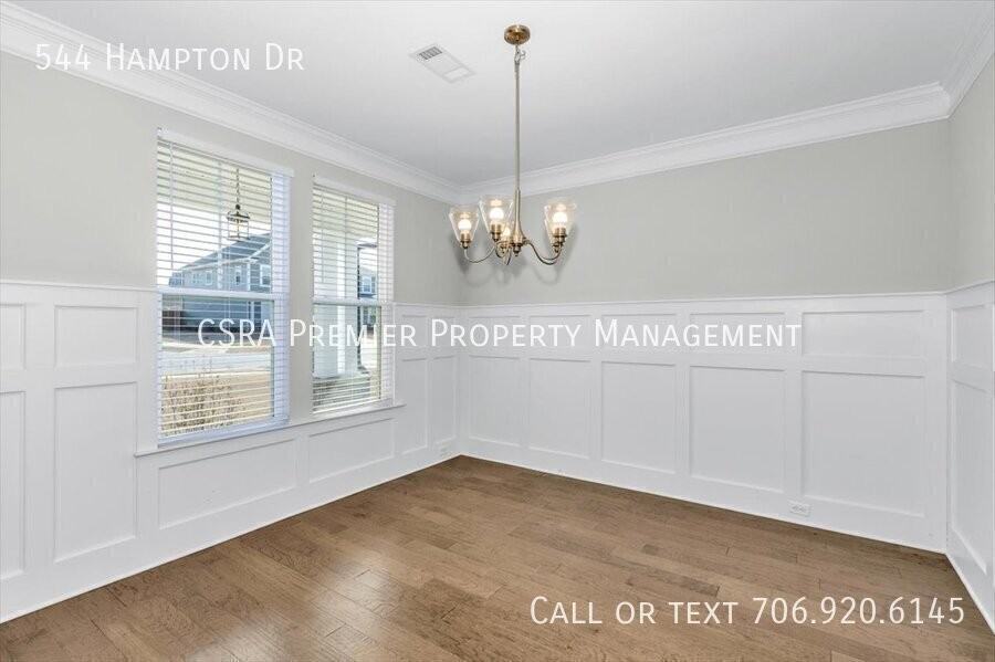 544 Hampton Dr - Photo 6 of 50