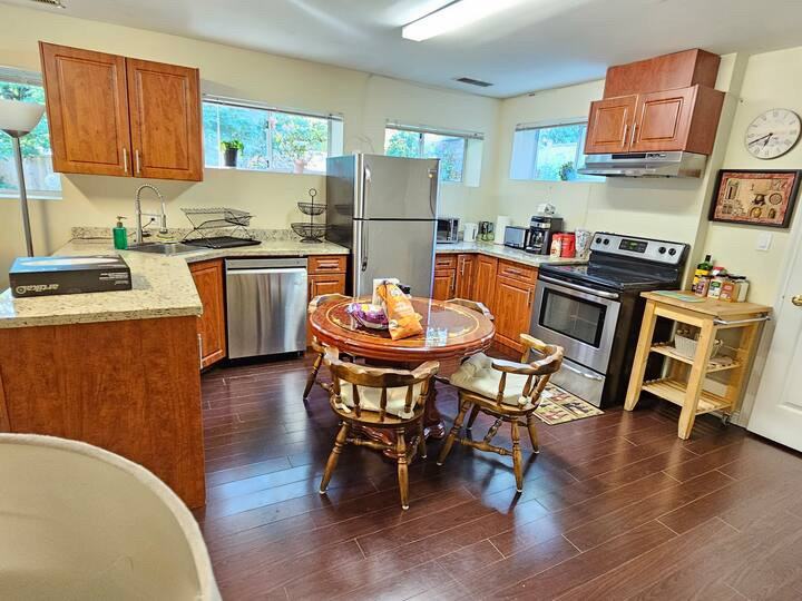 2618 Panorama Dr - Photo 3 of 18