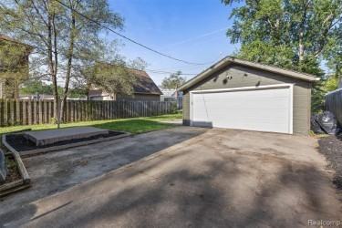 3477 Cummings Ave #NA - Photo 3 of 18