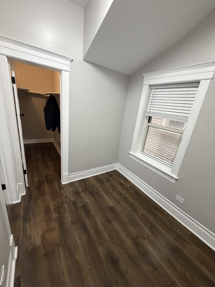 2427 S Spaulding Ave #1 - Photo 3 of 3